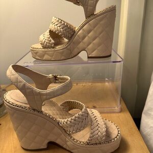 Chanel Wedge. Cream color. Authentic, Leather, Size 39.